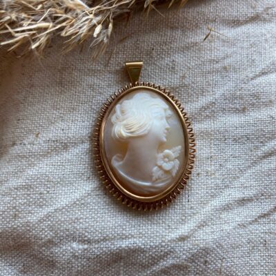 18K Vintage - Hängsmycke Camé från 1946