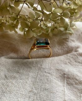 18K Vintage - Ring i rött guld med grön sten