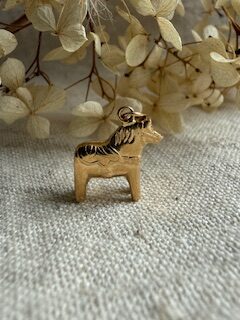 18K Vintage - Hängsmycke Dalahäst