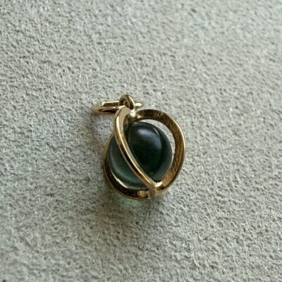 18K Vintage - Hängsmycke med ljusblå sten