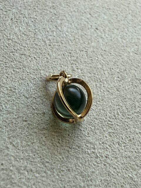 18K Vintage - Hängsmycke med ljusblå sten