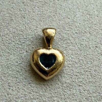 18K Vintage - Hängsmycke hjärta med sten