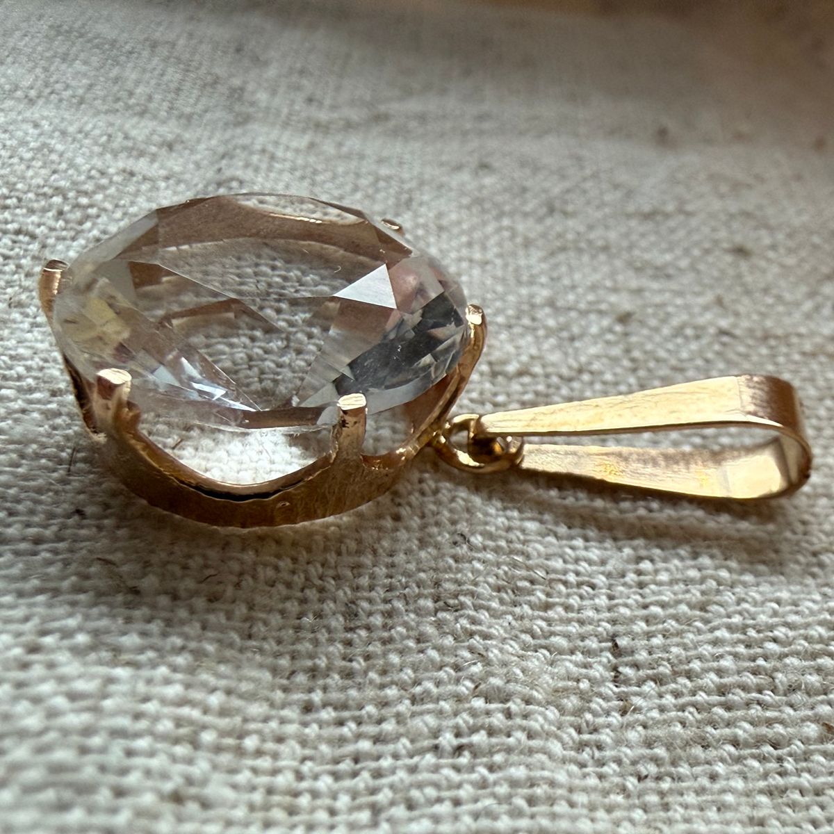18K Vintage - Hängsmycke med bergskristall